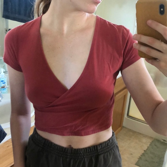 Pacsun red wrap style cropped top - Picture 2 of 2